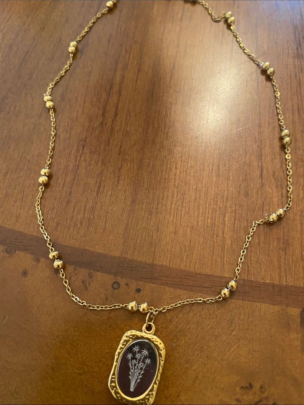 Plunder Gold Floral Motif Pendant Necklace
